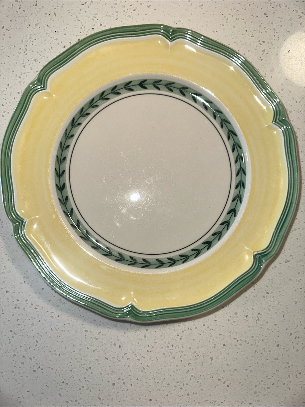 Villeroy & Boch Yellow and Green Scalloped Dinner Plate